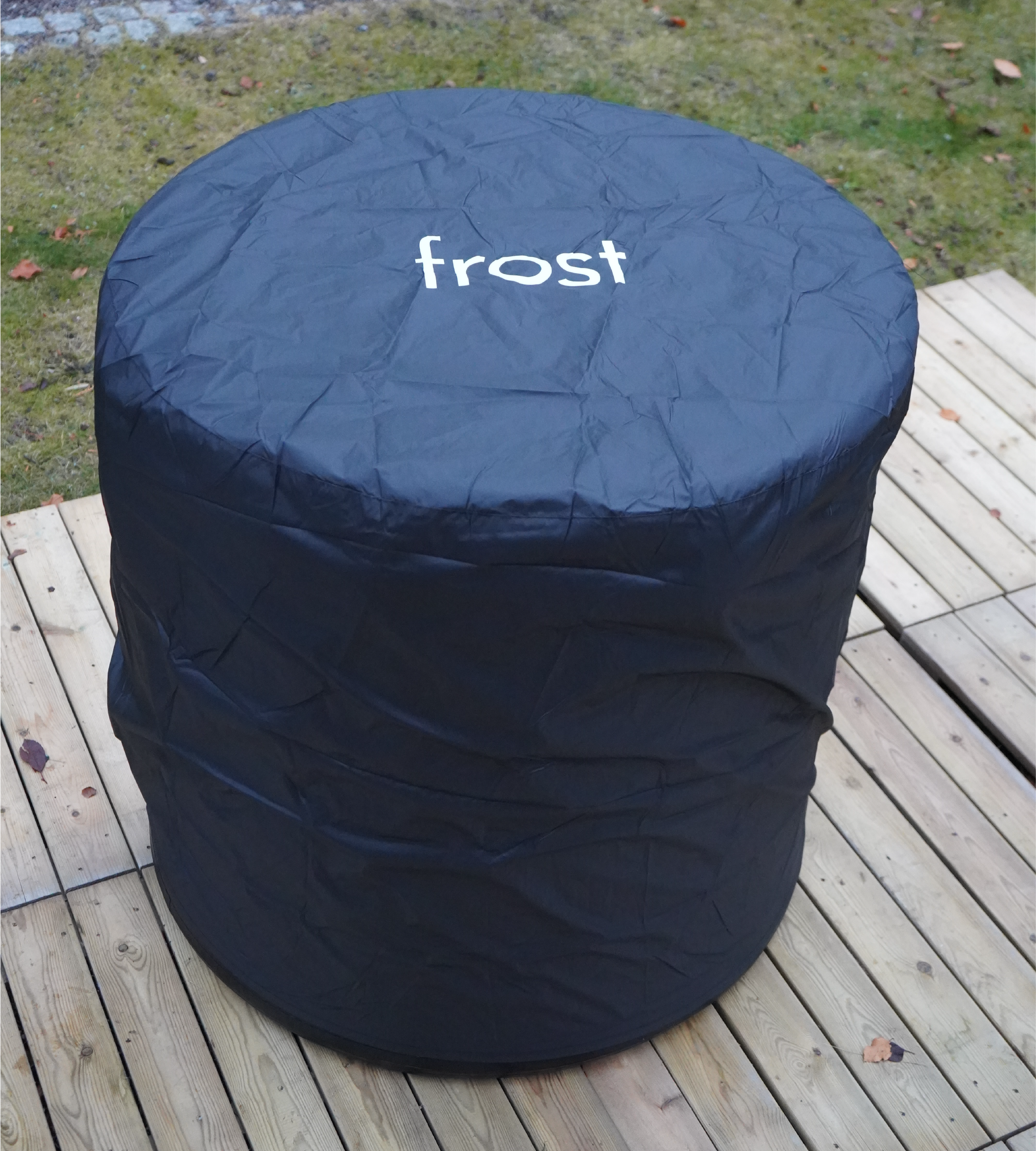 Værbeskyttelse til Frost isbadekar, holder løv, regn og smuss ute mellom badene